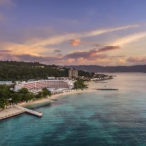 **** Курортный комплекс Grand Decameron Cornwall Beach, A Trademark Ямайка